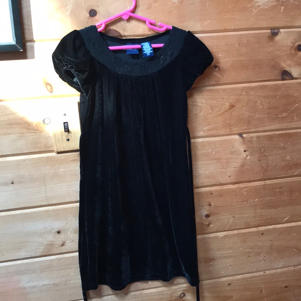 Girls basic black dress size 6/6X